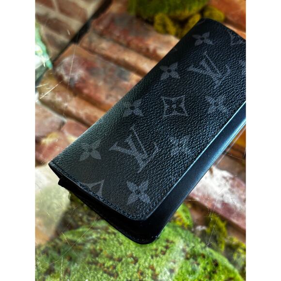 LOUIS VUITTON Monogram Eclipse Woody Glasses Case - Picture 5 of 9